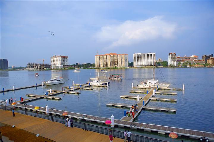 Kochi International Marina