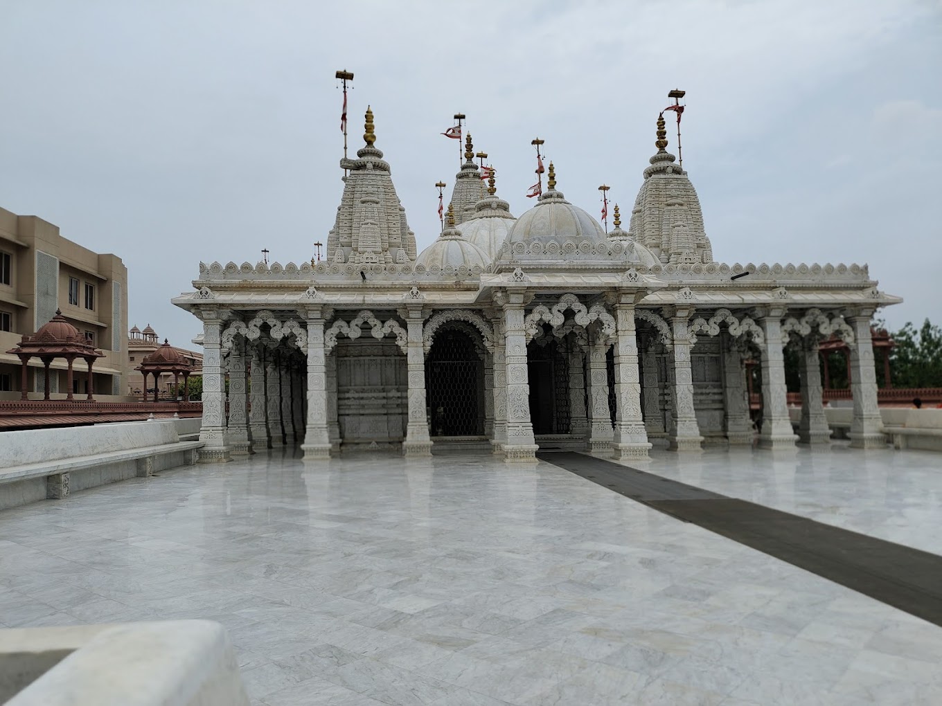 Spiritual Morning Walking Tour of Akshardham Temple and the Garden of India  2024 - New Delhi
