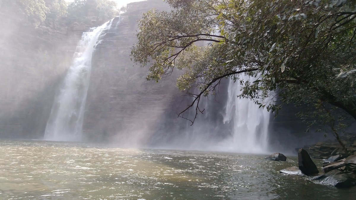 Lakhaniya Dari Waterfall