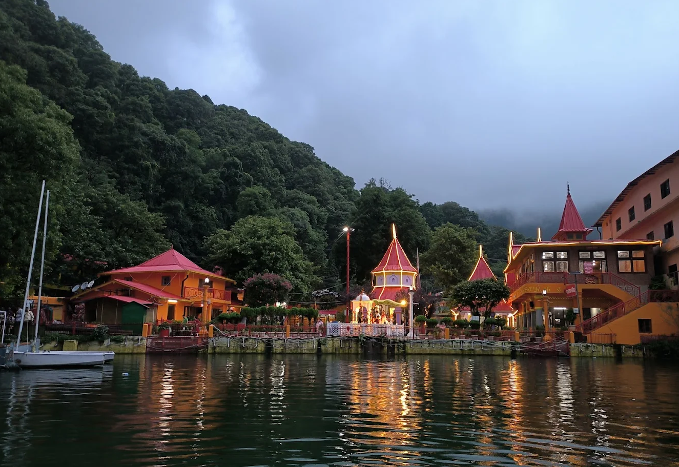 Shree Maa Naina Devi Temple, Nainital